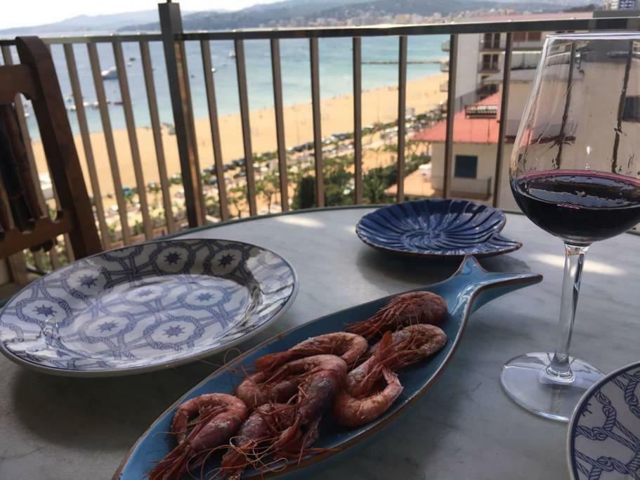 Seafront Apartment In 팔라모스 외부 사진