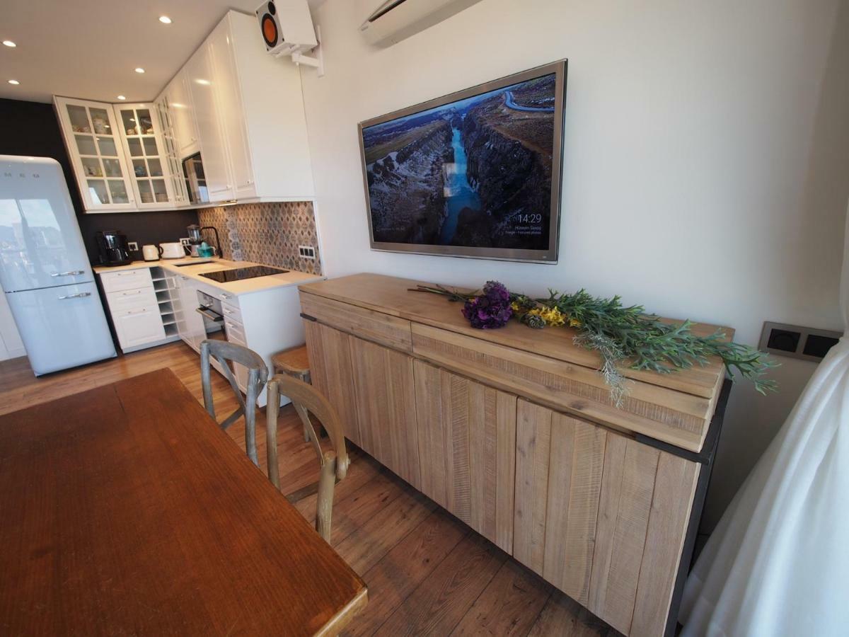 Seafront Apartment In 팔라모스 외부 사진