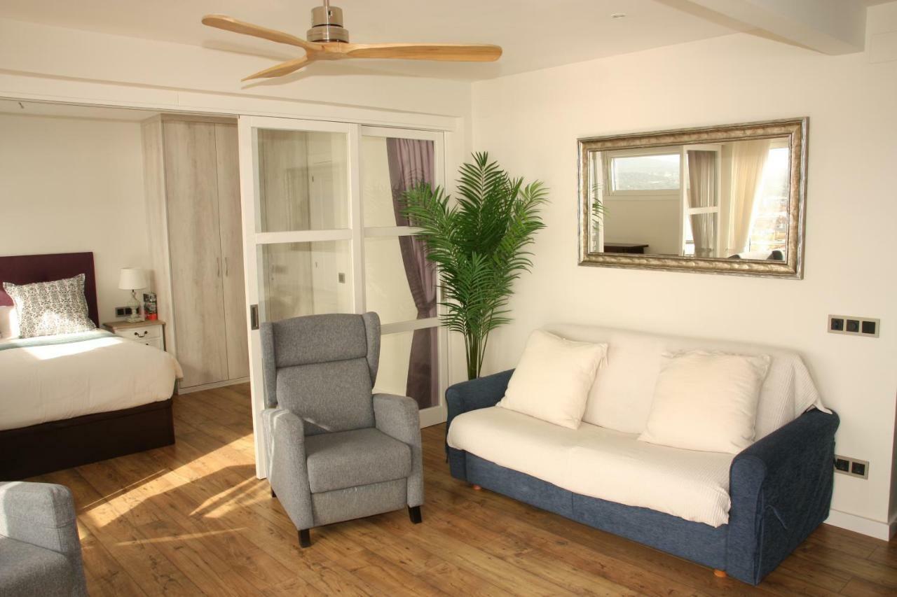 Seafront Apartment In 팔라모스 외부 사진