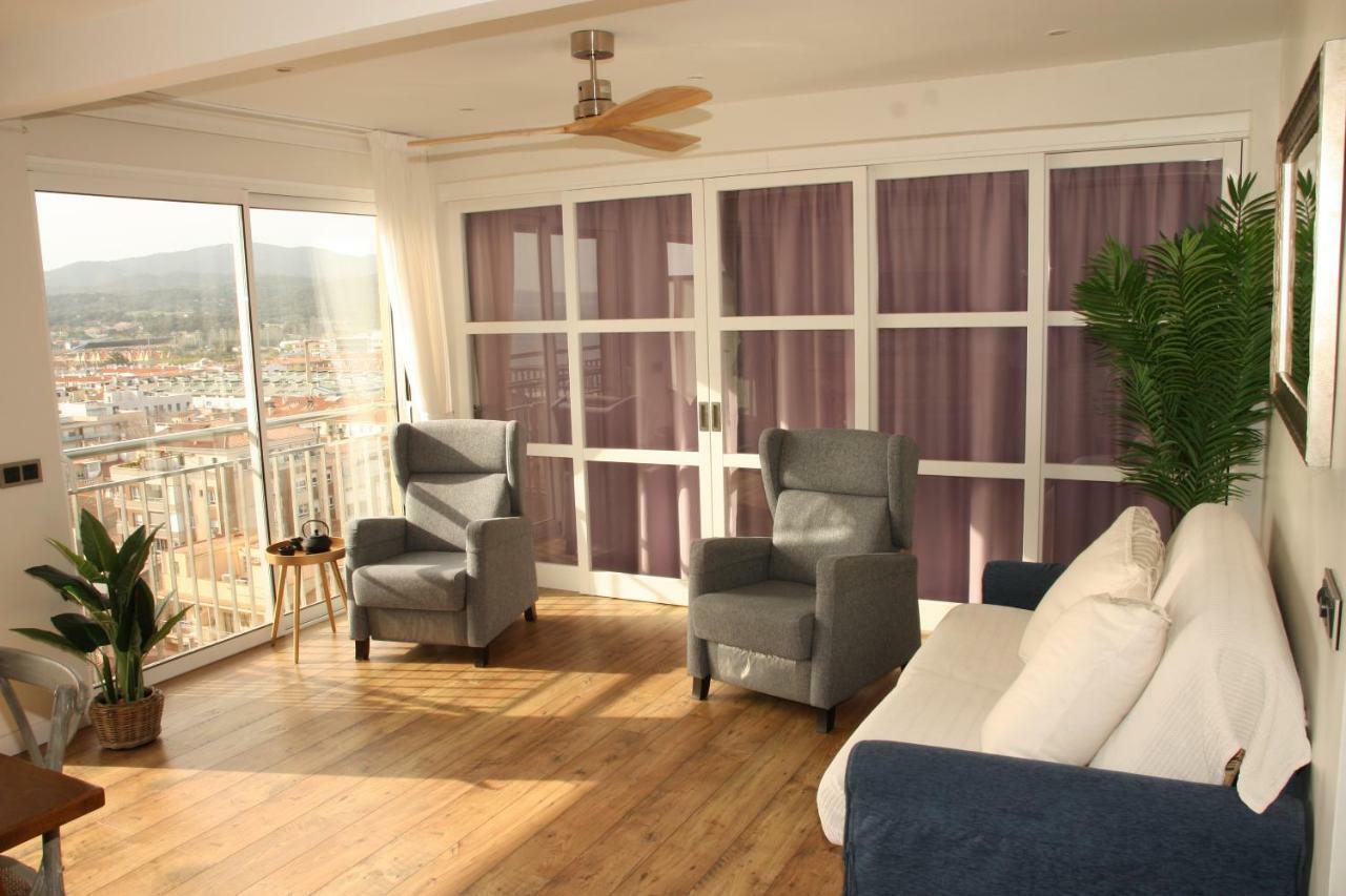Seafront Apartment In 팔라모스 외부 사진